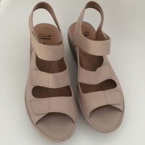 Clarks 3 Strap Sandal Sz 8